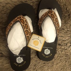 So comfortable! Perfect for wear around the house and still be dressy!
